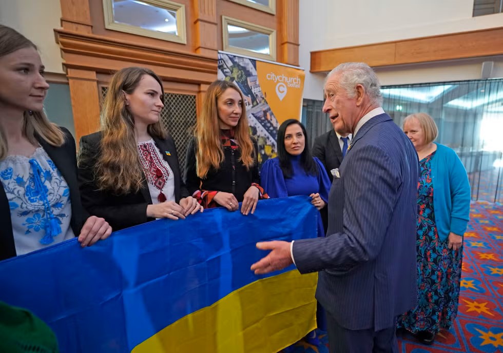 prince-charles-prince-of-wales-meets-ukrainian-women-luliia-news-photo-1648138665